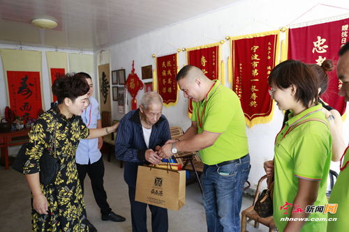 健康禮包送老人：食品商行的暖心選擇與市場機遇